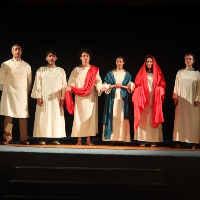 Passion Play (2013). Jordan Pettle, Sam Khalilieh, Andrew Kushnir, Mayko Nguyen, Julie Tepperman, Katherine Cullen, Amy Keating. Photo by Keith Barker.